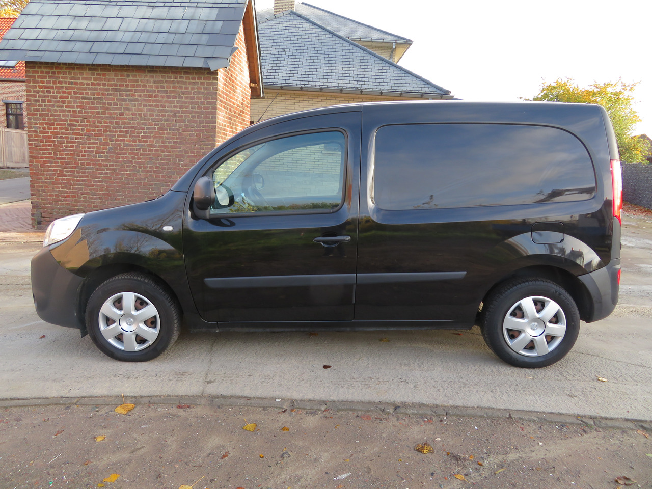 Nissan NV250 1.5dCi - Mały samochód dostawczy: zdjęcie 4 Nissan NV250 1.5dCi - Mały samochód dostawczy: zdjęcie 4