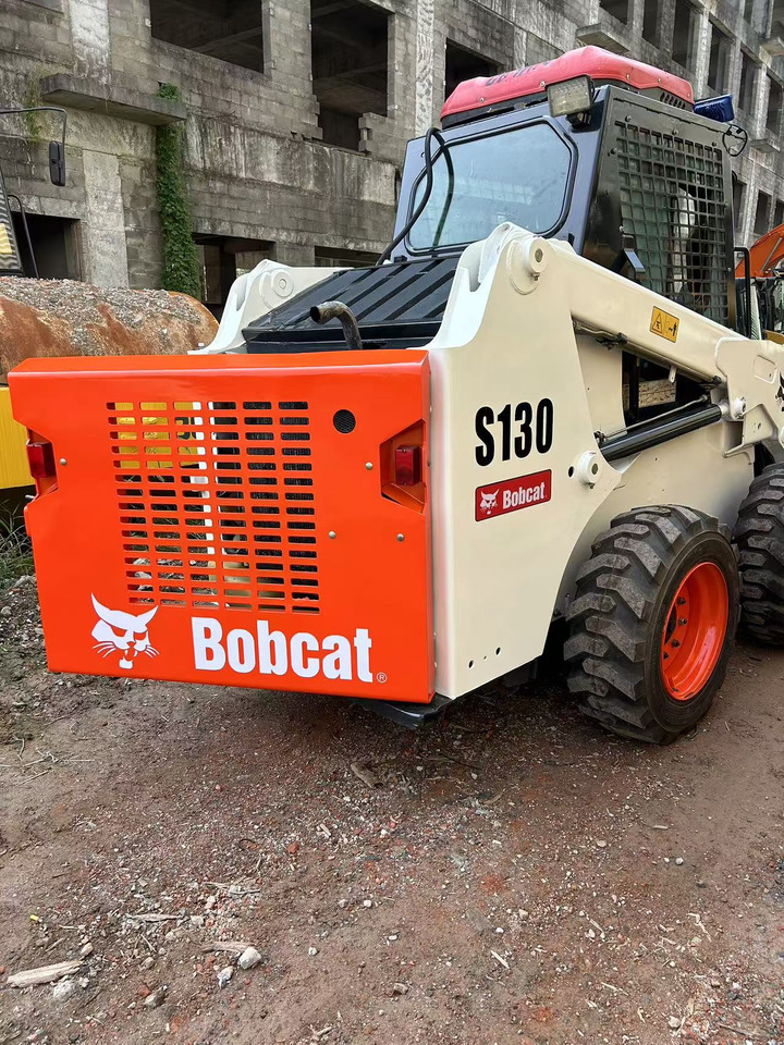 BOBCAT Skid Steer Loader S130 - Miniładowarka: zdjęcie 3 BOBCAT Skid Steer Loader S130 - Miniładowarka: zdjęcie 3
