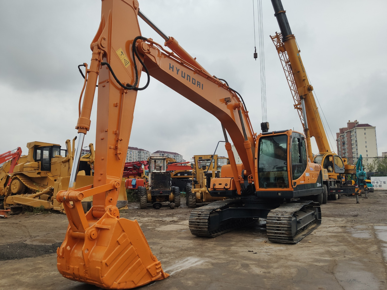 HYUNDAI R220-9S Excavator Click for Discount - Koparka: zdjęcie 4 HYUNDAI R220-9S Excavator Click for Discount - Koparka: zdjęcie 4