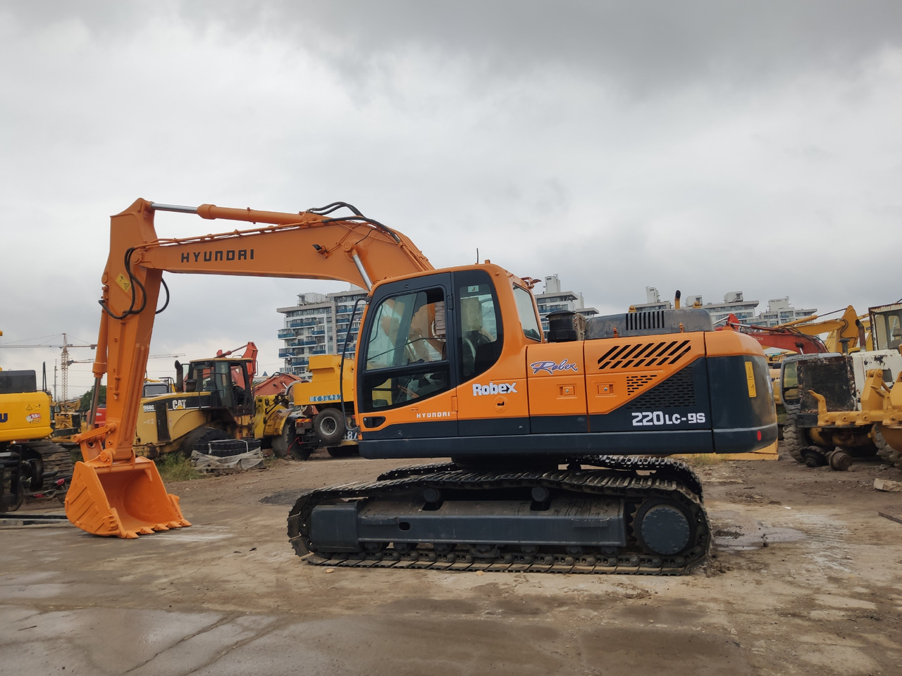 HYUNDAI R220-9S Excavator Click for Discount - Koparka: zdjęcie 5 HYUNDAI R220-9S Excavator Click for Discount - Koparka: zdjęcie 5