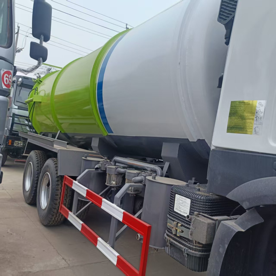 Sinotruk Howo Howo 6x4 Large Vacuum Suction Truck - Samochód asenizacyjny: zdjęcie 5 Sinotruk Howo Howo 6x4 Large Vacuum Suction Truck - Samochód asenizacyjny: zdjęcie 5