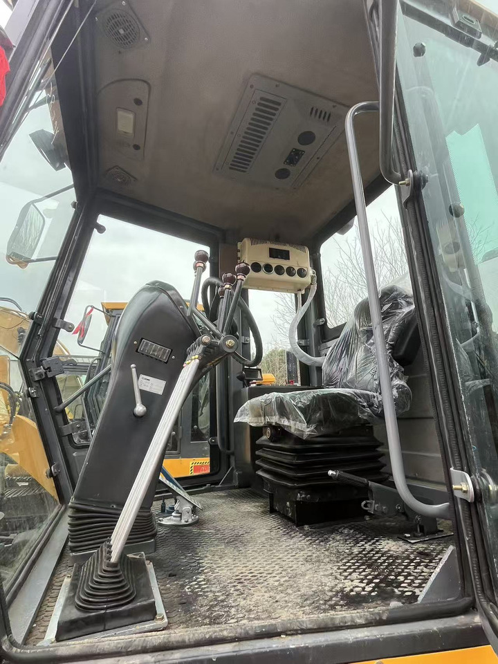 Równiarka XCMG GR2153: zdjęcie 8