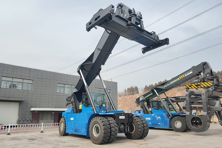 XCMG Reach Stacker Container Handler for sale in Malawi - Podnośnik do kontenerów: zdjęcie 2 XCMG Reach Stacker Container Handler for sale in Malawi - Podnośnik do kontenerów: zdjęcie 2