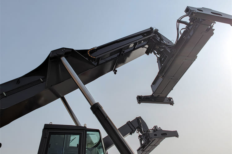 XCMG Reach Stacker Price for Sale in Guyana - Podnośnik do kontenerów: zdjęcie 5 XCMG Reach Stacker Price for Sale in Guyana - Podnośnik do kontenerów: zdjęcie 5