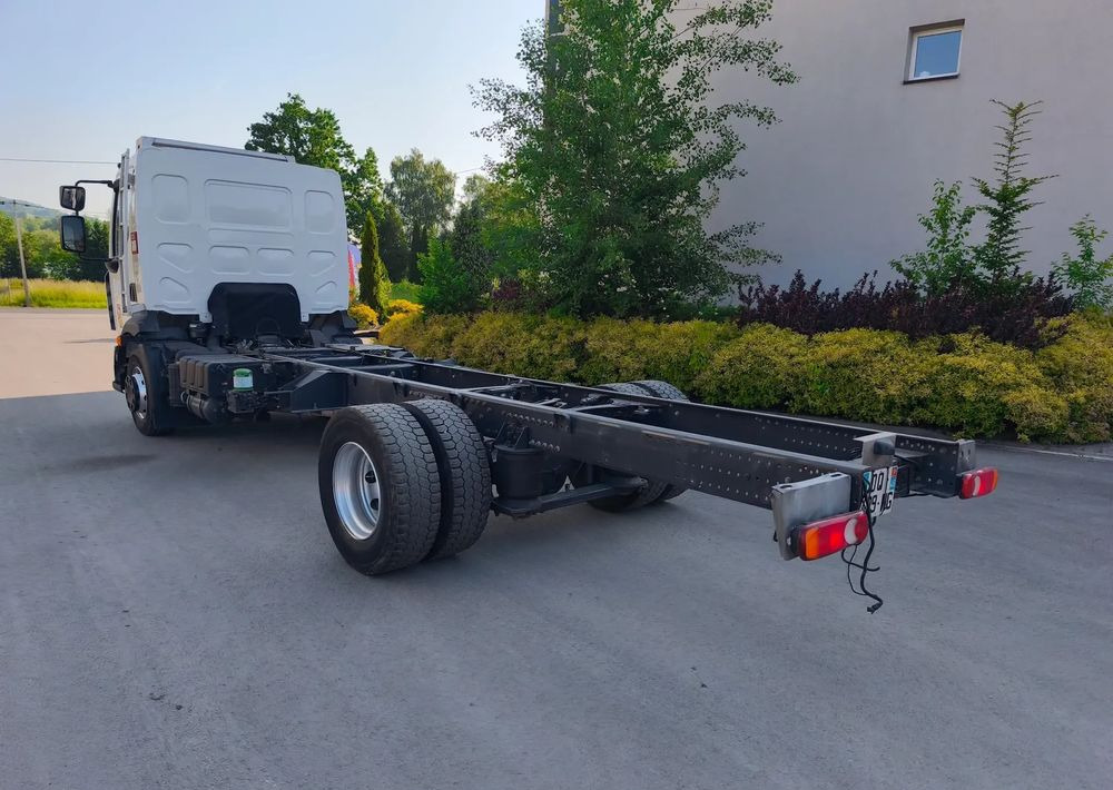 Renault Gama D 16.250 rama do zabudowy poduszka blokada mostu - Samochód ciężarowe pod zabudowę: zdjęcie 4 Renault Gama D 16.250 rama do zabudowy poduszka blokada mostu - Samochód ciężarowe pod zabudowę: zdjęcie 4