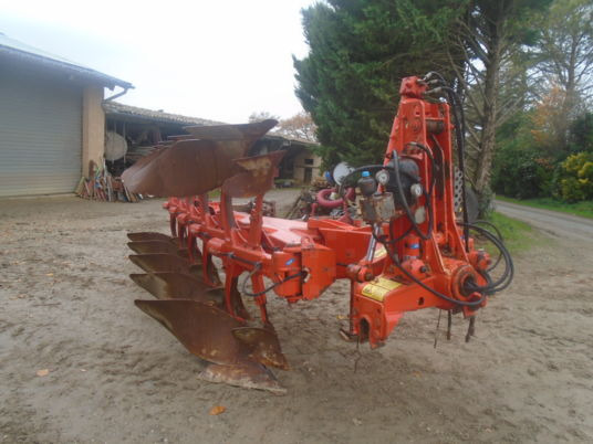 Kuhn VARIMASTER 180 - Pług: zdjęcie 4 Kuhn VARIMASTER 180 - Pług: zdjęcie 4