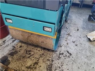 Bomag BW 100 AD-4 - Walec drogowy: zdjęcie 1 Bomag BW 100 AD-4 - Walec drogowy: zdjęcie 1