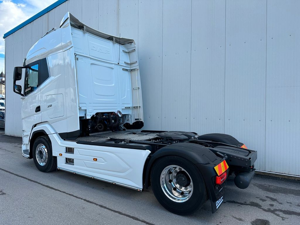 DAF XG 530 Retarder Standklima 3 Jahre Garantie DAF XG 530 Retarder Standklima 3 Jahre Garantie - Ciągnik siodłowy: zdjęcie 3 DAF XG 530 Retarder Standklima 3 Jahre Garantie DAF XG 530 Retarder Standklima 3 Jahre Garantie - Ciągnik siodłowy: zdjęcie 3