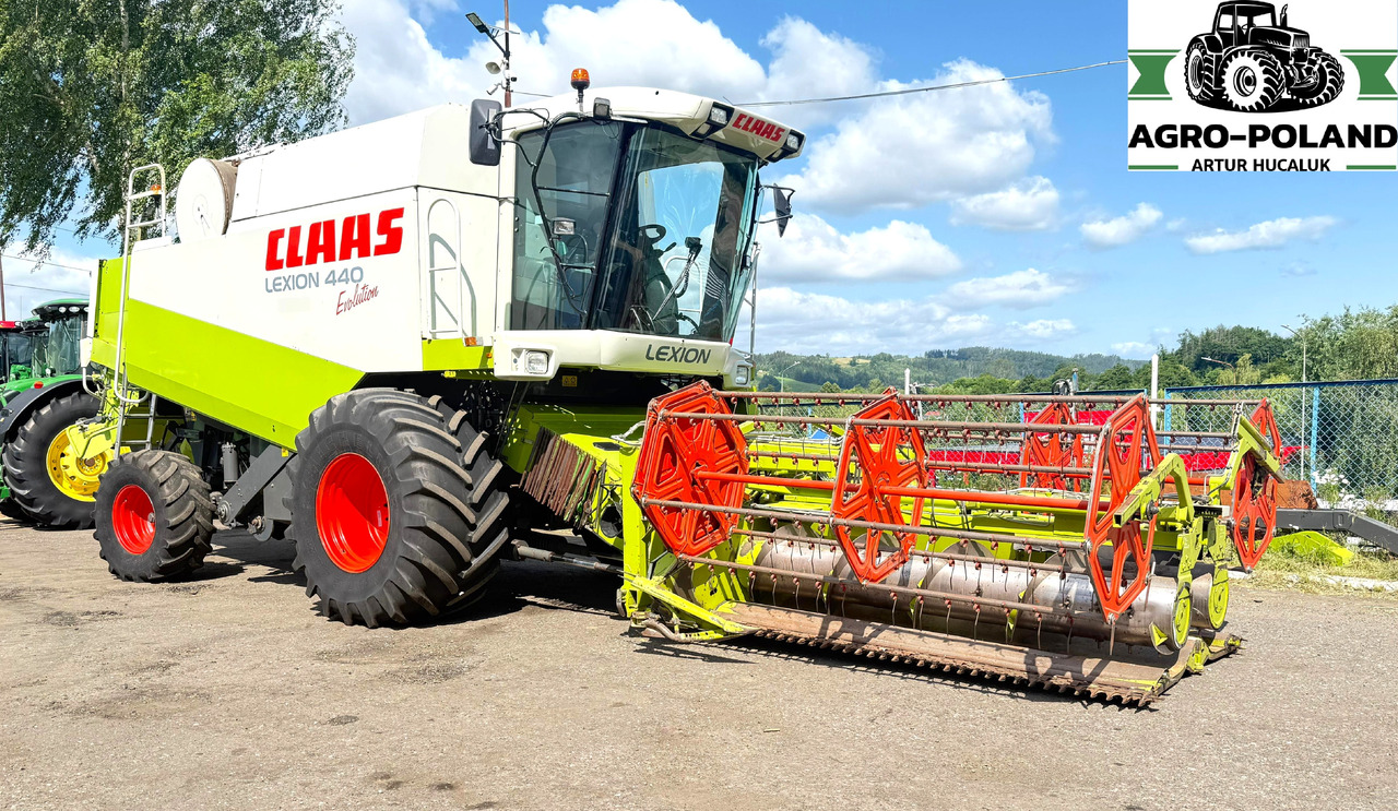 CLAAS LEXION 440 EVOLUTION - 2003 ROK + CLAAS C 540 SKŁADANY - 2007 ROK - Kombajn zbożowy: zdjęcie 1 CLAAS LEXION 440 EVOLUTION - 2003 ROK + CLAAS C 540 SKŁADANY - 2007 ROK - Kombajn zbożowy: zdjęcie 1
