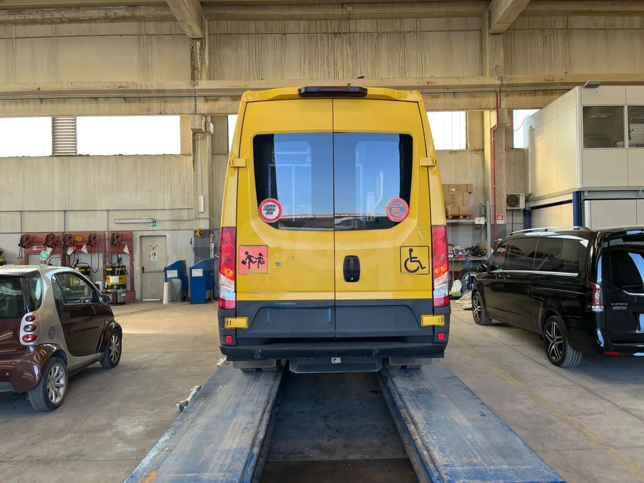 Iveco Daily - Autobus szkolny: zdjęcie 5 Iveco Daily - Autobus szkolny: zdjęcie 5