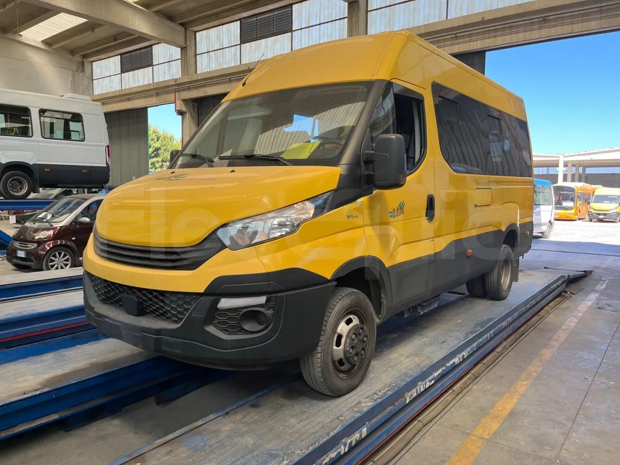 Iveco Daily - Autobus szkolny: zdjęcie 4 Iveco Daily - Autobus szkolny: zdjęcie 4