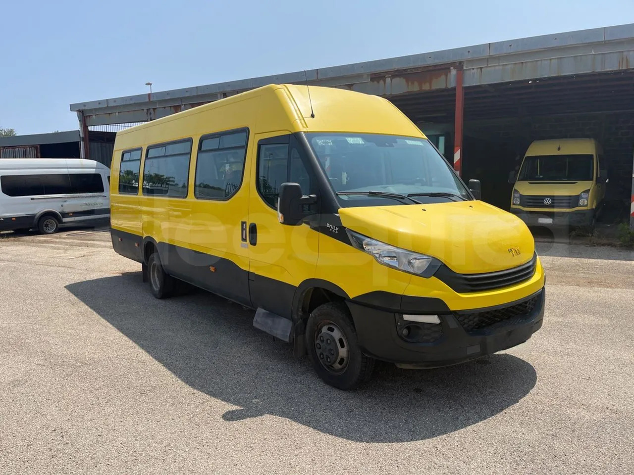 Iveco Daily - Autobus szkolny: zdjęcie 1 Iveco Daily - Autobus szkolny: zdjęcie 1