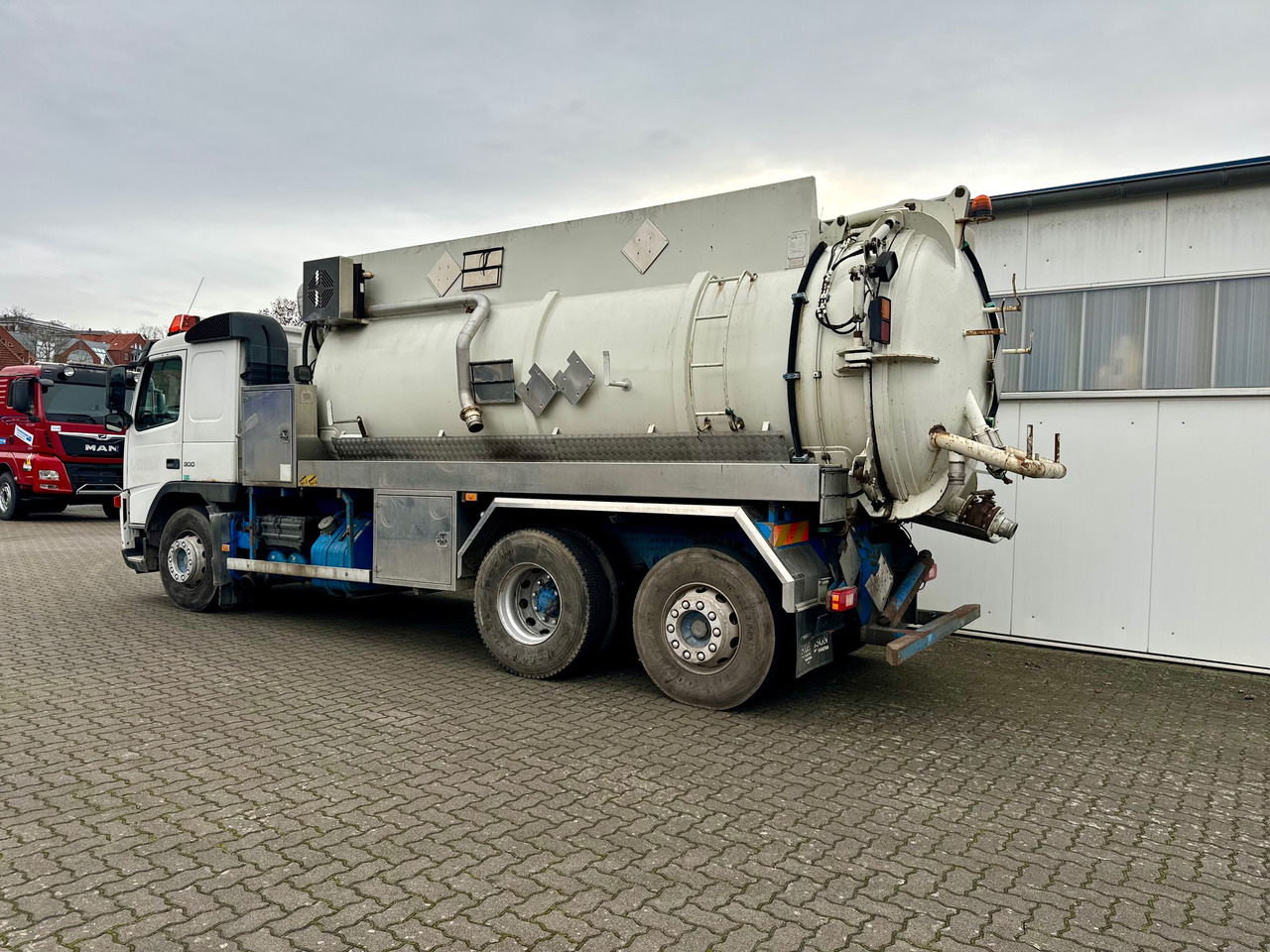 KORP & SON Sweden ADR-GGVS Kessel 14 qm zum Kippen Kompressor Demag-Wittig Volvo FM 9-300 6x2 Lift-Lenk Achse - Samochód asenizacyjny: zdjęcie 1 KORP & SON Sweden ADR-GGVS Kessel 14 qm zum Kippen Kompressor Demag-Wittig Volvo FM 9-300 6x2 Lift-Lenk Achse - Samochód asenizacyjny: zdjęcie 1