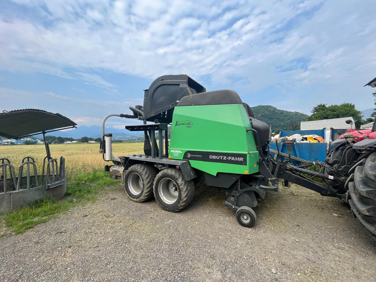 Deutz-Fahr Varimaster 560 - Prasa rolująca: zdjęcie 1 Deutz-Fahr Varimaster 560 - Prasa rolująca: zdjęcie 1