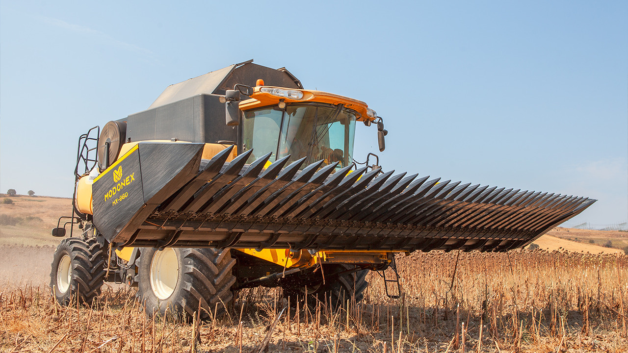 Modonex MX-630 - Kombajn do słonecznika: zdjęcie 1 Modonex MX-630 - Kombajn do słonecznika: zdjęcie 1