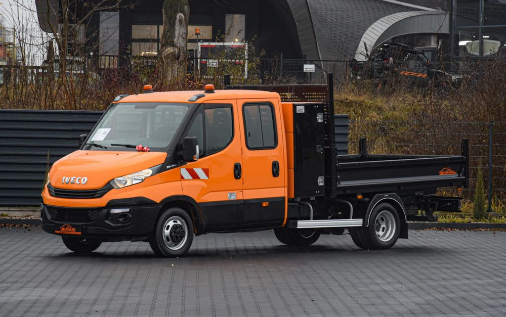 Iveco DAILY 35C16 / 2.3 - 160 KM / BRYGADÓWKA / 6 OSOBOWY / DOSTAWCZE / SKRZYNIA / KLIMA / NAWIGACJA / KAMERA COFANIA / TEMPOMAT / SERWISOWANY / SPROWADZONY - Samochód dostawczy doka: zdjęcie 1 Iveco DAILY 35C16 / 2.3 - 160 KM / BRYGADÓWKA / 6 OSOBOWY / DOSTAWCZE / SKRZYNIA / KLIMA / NAWIGACJA / KAMERA COFANIA / TEMPOMAT / SERWISOWANY / SPROWADZONY - Samochód dostawczy doka: zdjęcie 1