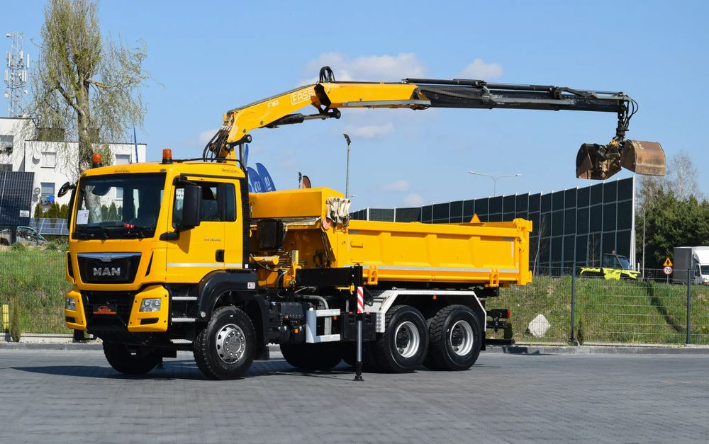 MAN TGS 26.400 / 6x4 / EURO 6 / UDT / HDS FASSI 165 / WYSUW x3 / ROTATOR / CHWYTAK / STEROWANIE RADIOWE / WZMOCNIONA RAMA / WYWROTKA / HYDROBURTA / AUTOMAT / 2017 / NOWE OPONY - 100% / NISKI PRZEBIEG - Wywrotka, Samochod ciężarowy z HDS: zdjęcie 1 MAN TGS 26.400 / 6x4 / EURO 6 / UDT / HDS FASSI 165 / WYSUW x3 / ROTATOR / CHWYTAK / STEROWANIE RADIOWE / WZMOCNIONA RAMA / WYWROTKA / HYDROBURTA / AUTOMAT / 2017 / NOWE OPONY - 100% / NISKI PRZEBIEG - Wywrotka, Samochod ciężarowy z HDS: zdjęcie 1