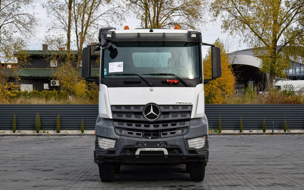 Mercedes-Benz AROCS 3243 / 8x4 / EURO 6 / WYWROTKA / MELLER KIPPER / HYDROBURTA / AUTOMAT / SERWISOWANY / SPROWADZONY - Wywrotka: zdjęcie 2 Mercedes-Benz AROCS 3243 / 8x4 / EURO 6 / WYWROTKA / MELLER KIPPER / HYDROBURTA / AUTOMAT / SERWISOWANY / SPROWADZONY - Wywrotka: zdjęcie 2