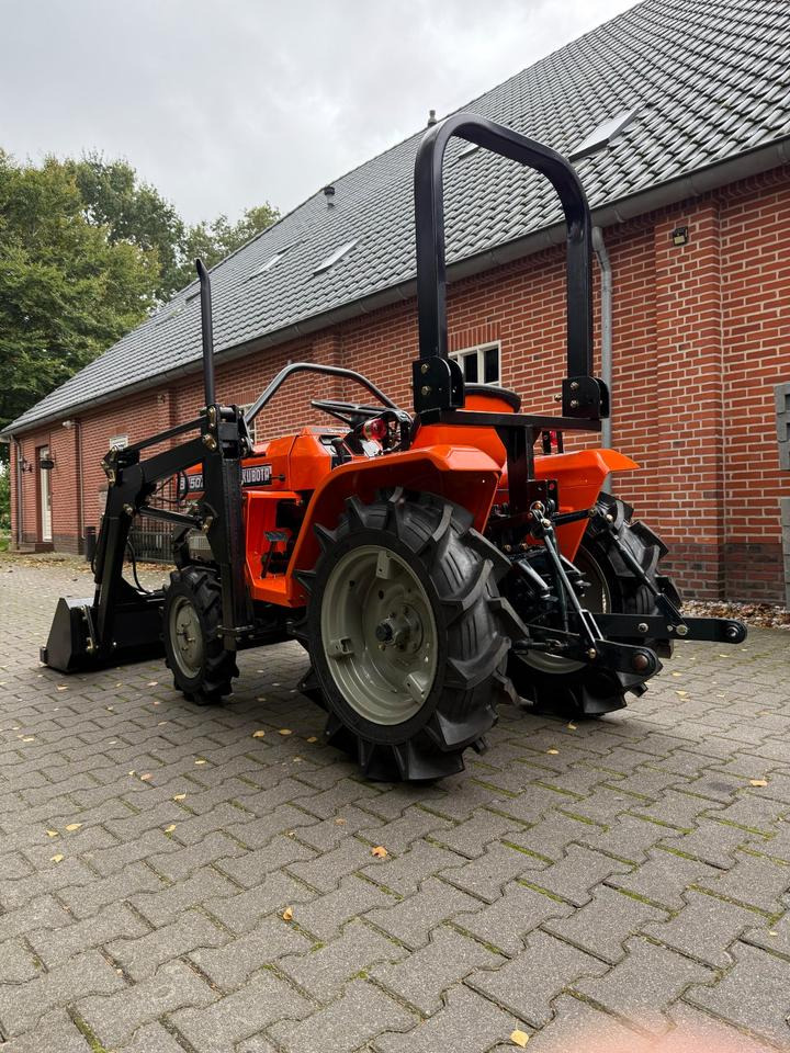 Kleintraktor Kubota B1502DT mit Frontlader ab 125 € pro Monat. - Mini traktor: zdjęcie 4 Kleintraktor Kubota B1502DT mit Frontlader ab 125 € pro Monat. - Mini traktor: zdjęcie 4