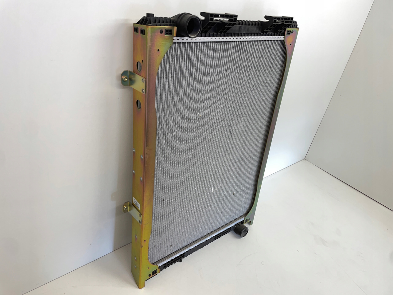 CHŁODNICA WODY MAN F2000 F 90 F 2000 F90 81061016437 - Pompa wody do Samochodów ciężarowych: zdjęcie 2 CHŁODNICA WODY MAN F2000 F 90 F 2000 F90 81061016437 - Pompa wody do Samochodów ciężarowych: zdjęcie 2