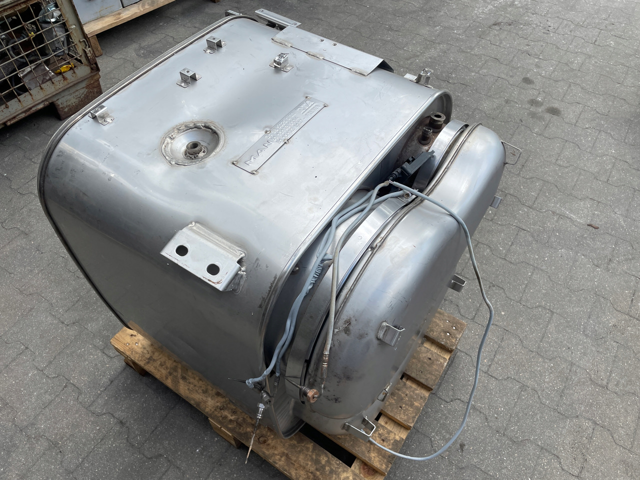 KATALIZATOR MAN TGX TGS EURO 6 DPF TŁUMIK WYDECH 81151036114 - Rura wydechowa do Samochodów ciężarowych: zdjęcie 3 KATALIZATOR MAN TGX TGS EURO 6 DPF TŁUMIK WYDECH 81151036114 - Rura wydechowa do Samochodów ciężarowych: zdjęcie 3