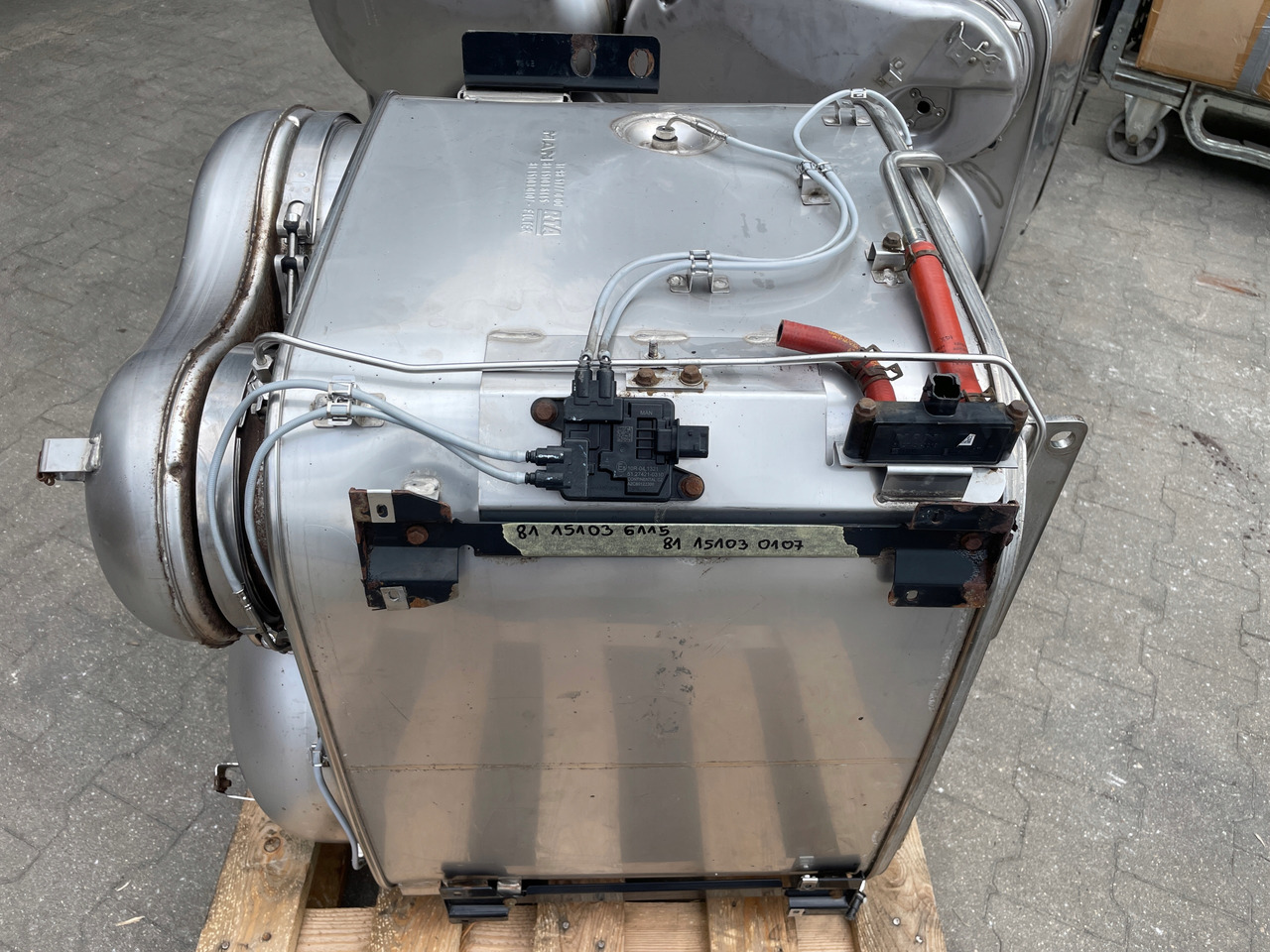 KATALIZATOR MAN TGX TGS EURO 6 DPF TŁUMIK WYDECH 81151036115 - Rura wydechowa do Samochodów ciężarowych: zdjęcie 2 KATALIZATOR MAN TGX TGS EURO 6 DPF TŁUMIK WYDECH 81151036115 - Rura wydechowa do Samochodów ciężarowych: zdjęcie 2