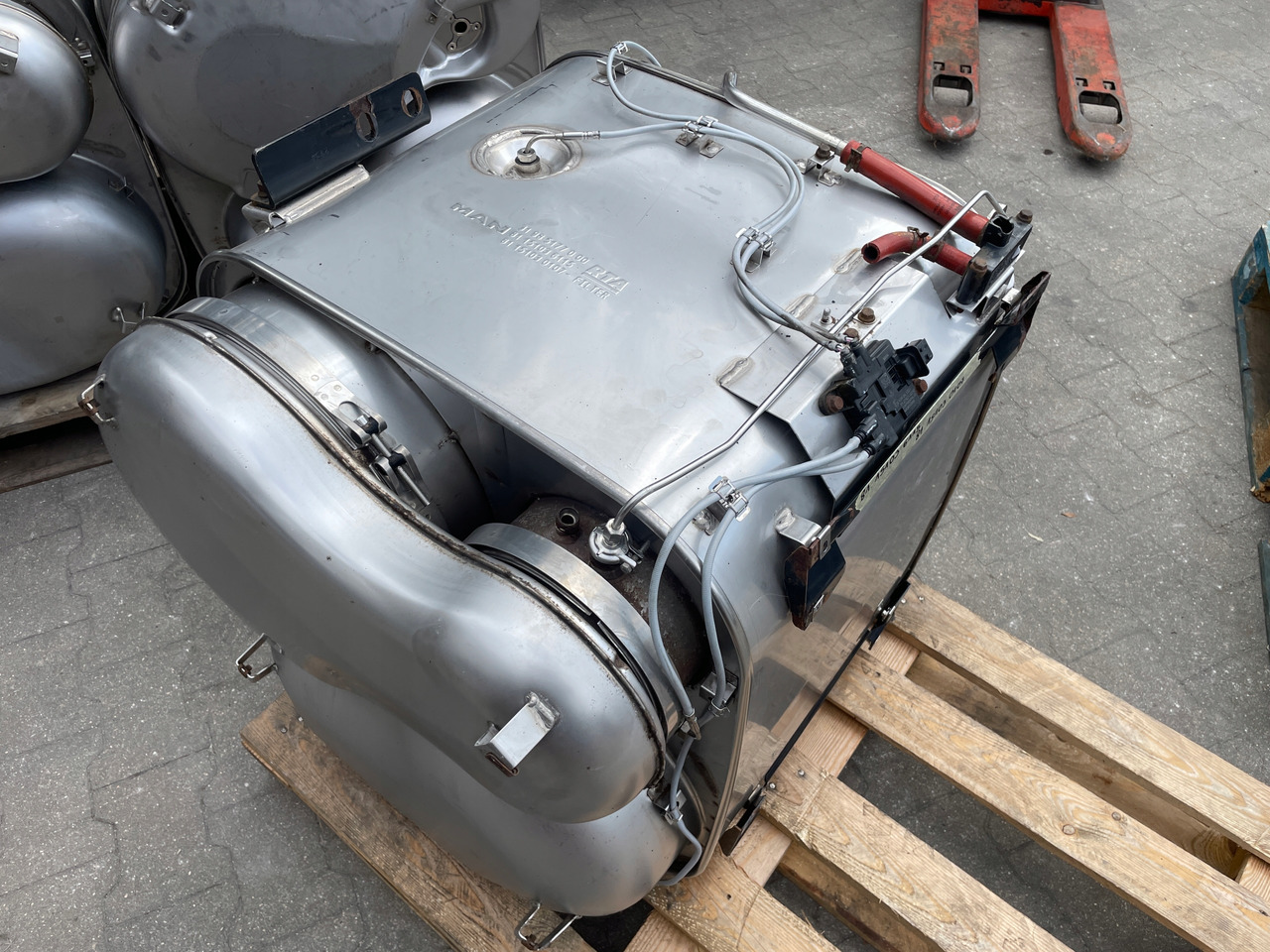 KATALIZATOR MAN TGX TGS EURO 6 DPF TŁUMIK WYDECH 81151036115 - Rura wydechowa do Samochodów ciężarowych: zdjęcie 1 KATALIZATOR MAN TGX TGS EURO 6 DPF TŁUMIK WYDECH 81151036115 - Rura wydechowa do Samochodów ciężarowych: zdjęcie 1