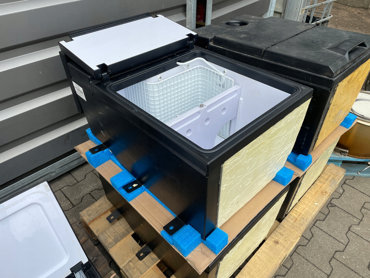 LODÓWKA RENAULT GAMA T RANGE C KABINA HIGH - Kabina i wnętrze do Samochodów ciężarowych: zdjęcie 3 LODÓWKA RENAULT GAMA T RANGE C KABINA HIGH - Kabina i wnętrze do Samochodów ciężarowych: zdjęcie 3