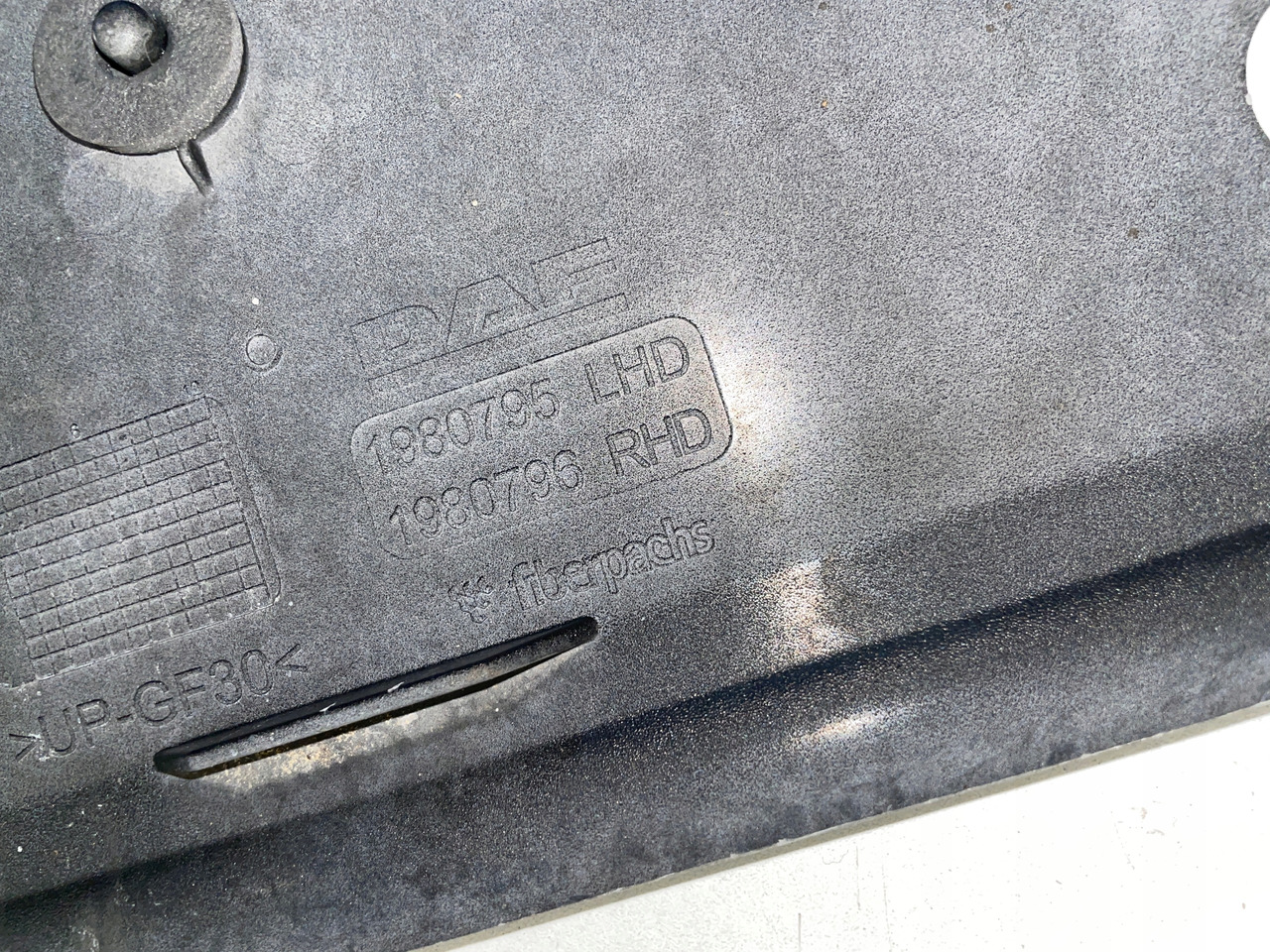 PODSZYBIE OSŁONA MASKOWNICA DAF CF 1980795 - Szyba czołowa do Samochodów ciężarowych: zdjęcie 5 PODSZYBIE OSŁONA MASKOWNICA DAF CF 1980795 - Szyba czołowa do Samochodów ciężarowych: zdjęcie 5