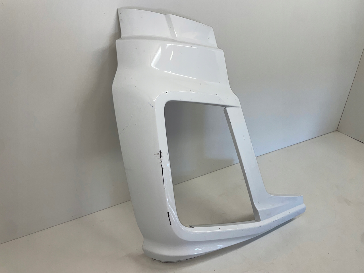 PRAWA OSŁONA OKULAR ZDERZAK FORD F-MAX JC46-17E950-A - Zderzak do Samochodów ciężarowych: zdjęcie 2 PRAWA OSŁONA OKULAR ZDERZAK FORD F-MAX JC46-17E950-A - Zderzak do Samochodów ciężarowych: zdjęcie 2