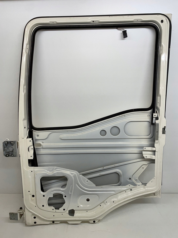 PRAWE DRZWI MAN TGS3 TGS 3 TGS-3 TGL TGM - Drzwi i części do Samochodów ciężarowych: zdjęcie 4 PRAWE DRZWI MAN TGS3 TGS 3 TGS-3 TGL TGM - Drzwi i części do Samochodów ciężarowych: zdjęcie 4