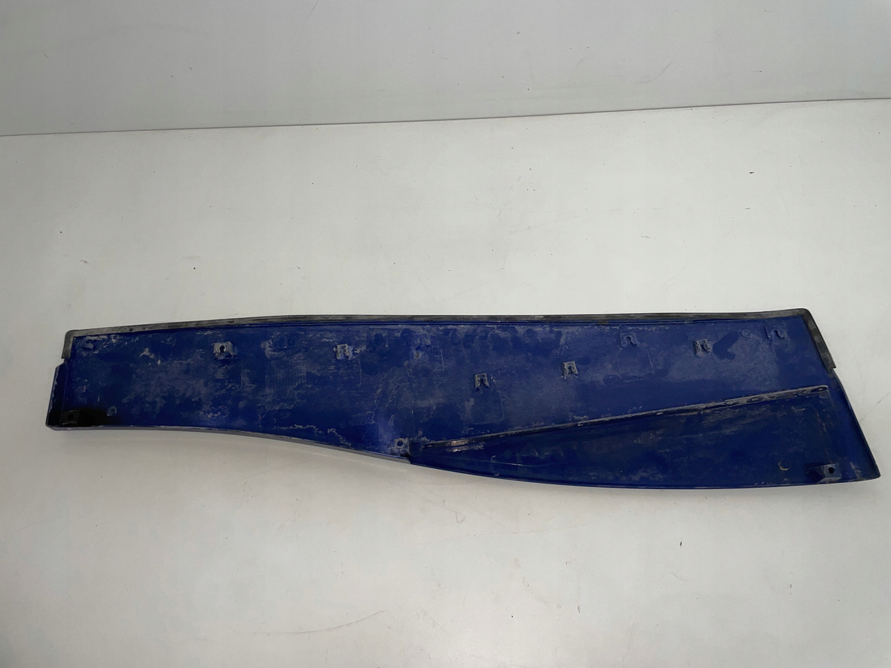 PRZEDŁUŻENIE LISTWA DRZWI IVECO STRALIS HI-WAY 26010 - Drzwi i części do Samochodów ciężarowych: zdjęcie 2 PRZEDŁUŻENIE LISTWA DRZWI IVECO STRALIS HI-WAY 26010 - Drzwi i części do Samochodów ciężarowych: zdjęcie 2