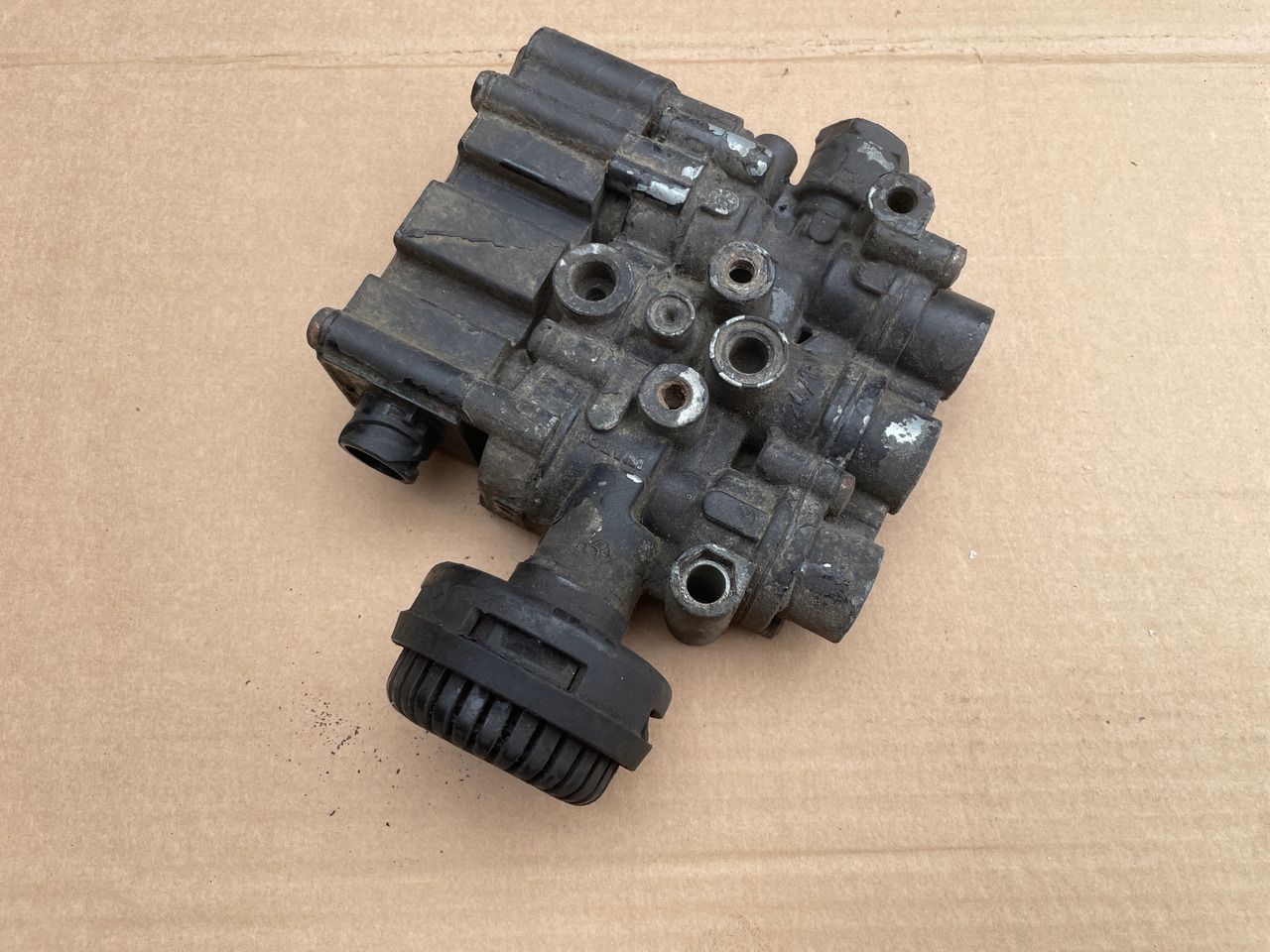 ZAWÓR PODUSZEK ECAS MAN TGA TGX TGS 4729000550 - Zawieszenie pneumatyczne do Samochodów ciężarowych: zdjęcie 1 ZAWÓR PODUSZEK ECAS MAN TGA TGX TGS 4729000550 - Zawieszenie pneumatyczne do Samochodów ciężarowych: zdjęcie 1