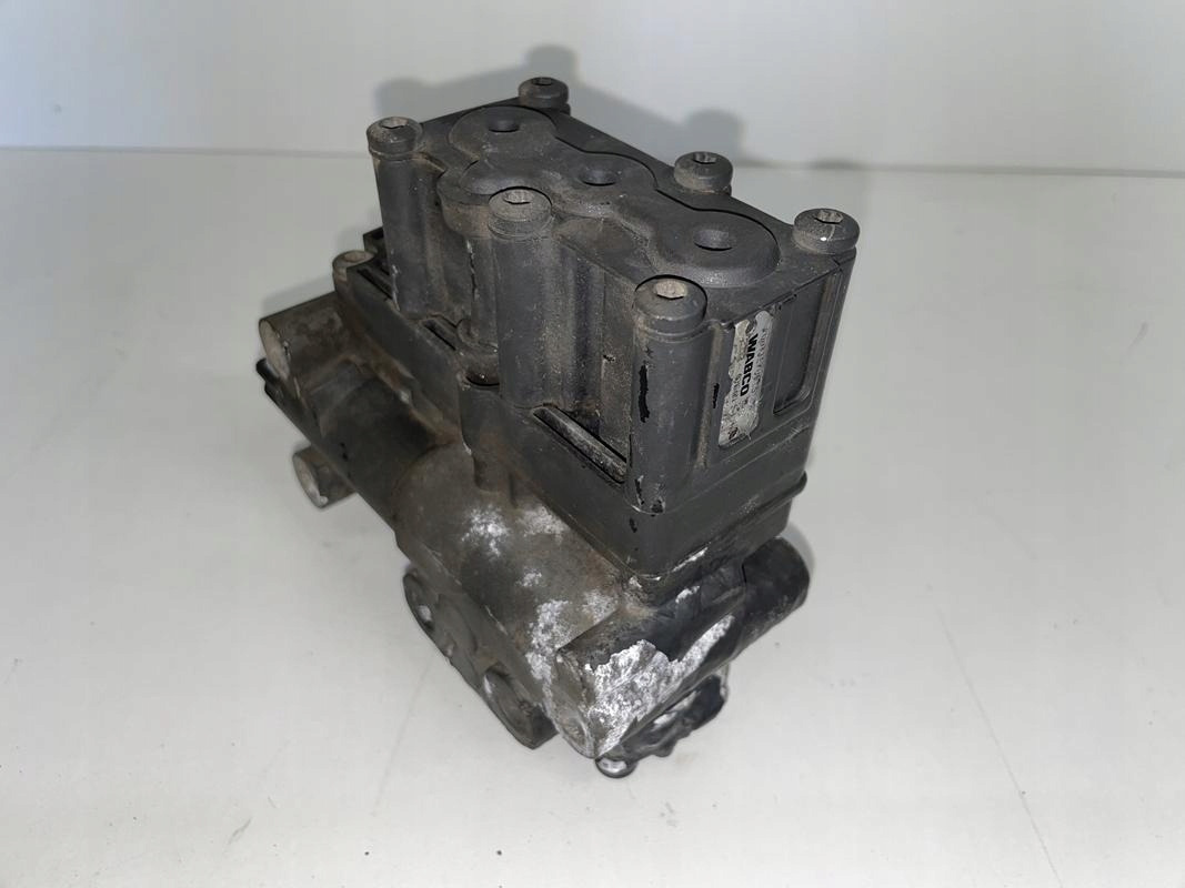 ZAWÓR PODUSZEK MERCEDES ACTROS MP 4 A0013270625 - Zawór hamulcowy do Samochodów ciężarowych: zdjęcie 1 ZAWÓR PODUSZEK MERCEDES ACTROS MP 4 A0013270625 - Zawór hamulcowy do Samochodów ciężarowych: zdjęcie 1