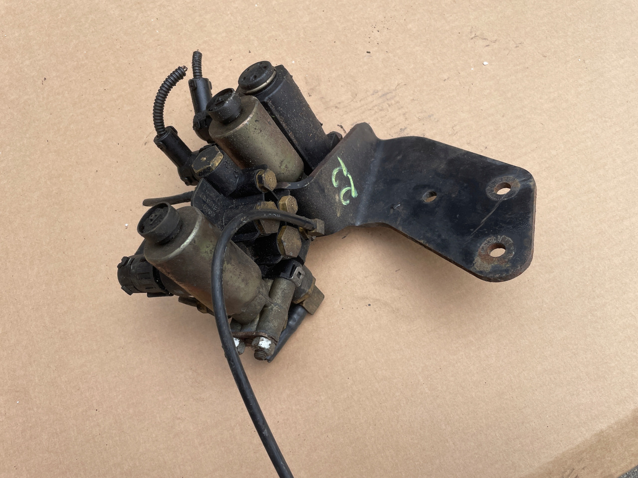 ZAWÓR ROZGAŁĘZIACZ MAN TGA TGS TGX TGM 81981836000 - Silnik i części do Samochodów ciężarowych: zdjęcie 2 ZAWÓR ROZGAŁĘZIACZ MAN TGA TGS TGX TGM 81981836000 - Silnik i części do Samochodów ciężarowych: zdjęcie 2