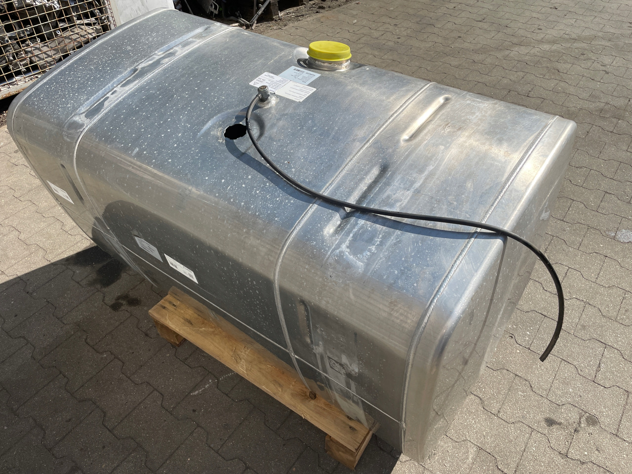 ZBIORNIK NA PALIWO MAN TGX TGS 580 L 81122016684 - Zbiornik paliwa do Samochodów ciężarowych: zdjęcie 4 ZBIORNIK NA PALIWO MAN TGX TGS 580 L 81122016684 - Zbiornik paliwa do Samochodów ciężarowych: zdjęcie 4