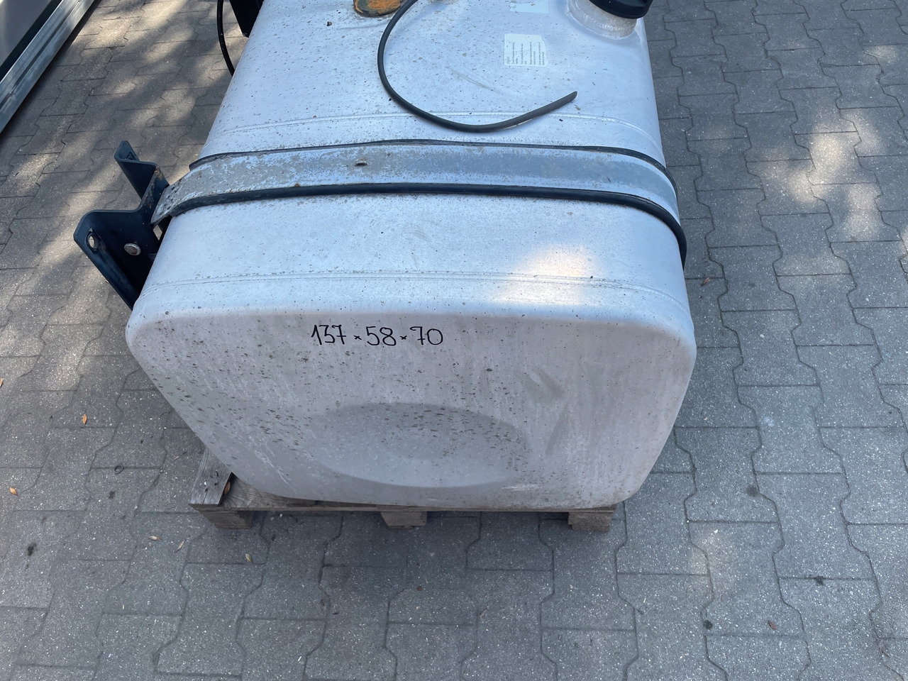 ZBIORNIK PALIWA MAN TGA TGX TGS 480 L LOW DECK 81122015841 - Zbiornik paliwa do Samochodów ciężarowych: zdjęcie 3 ZBIORNIK PALIWA MAN TGA TGX TGS 480 L LOW DECK 81122015841 - Zbiornik paliwa do Samochodów ciężarowych: zdjęcie 3