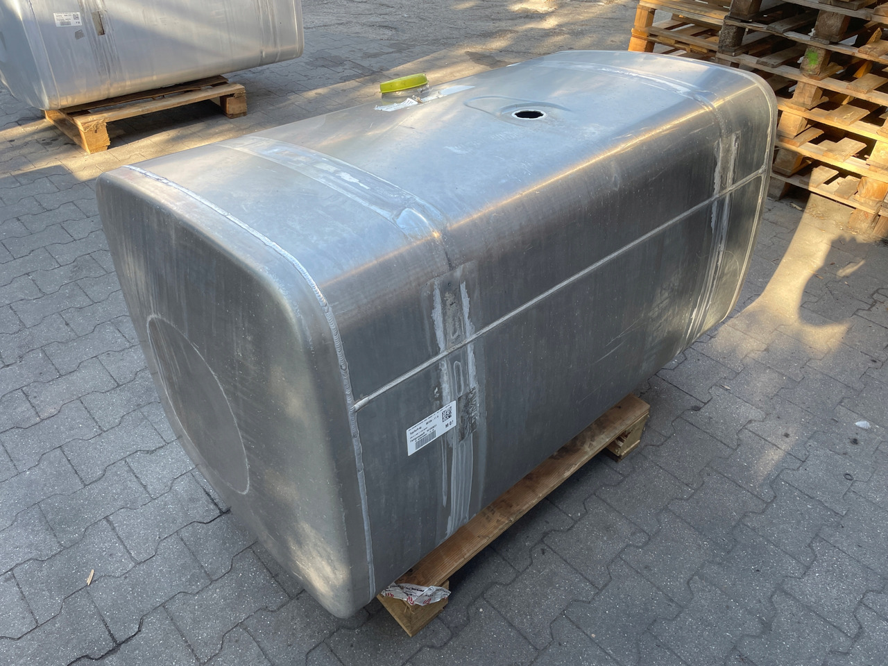 ZBIORNIK PALIWA MAN TGX TGS 580L 81122016934 - Zbiornik paliwa do Samochodów ciężarowych: zdjęcie 4 ZBIORNIK PALIWA MAN TGX TGS 580L 81122016934 - Zbiornik paliwa do Samochodów ciężarowych: zdjęcie 4