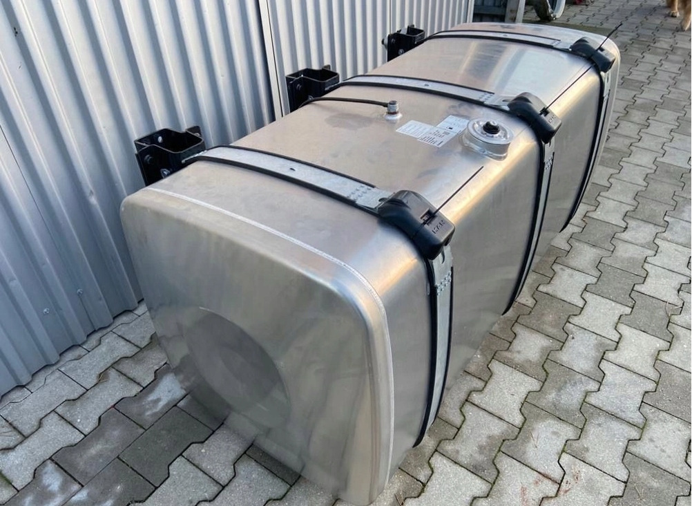 ZBIORNIK PALIWA MAN TGX TGS 710 L 81122016949 - Zbiornik paliwa do Samochodów ciężarowych: zdjęcie 3 ZBIORNIK PALIWA MAN TGX TGS 710 L 81122016949 - Zbiornik paliwa do Samochodów ciężarowych: zdjęcie 3