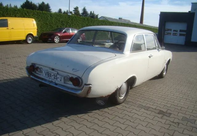 Ford Taunus - Sedan: zdjęcie 4 Ford Taunus - Sedan: zdjęcie 4
