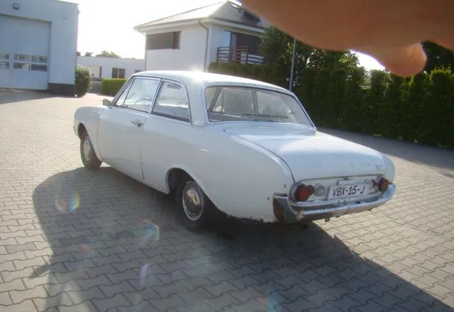 Ford Taunus - Sedan: zdjęcie 3 Ford Taunus - Sedan: zdjęcie 3