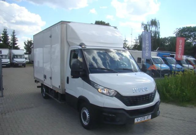 Iveco DAILY 35 S 16 3.0TDI WINDA 3.5T 4.20M - Dostawczy kontener: zdjęcie 4 Iveco DAILY 35 S 16 3.0TDI WINDA 3.5T 4.20M - Dostawczy kontener: zdjęcie 4