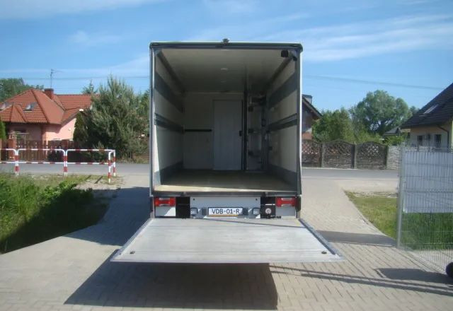 Dostawczy kontener Iveco DAILY 70 C 18 3.0TDI 5.45M WINDA 1000KG: zdjęcie 8 Dostawczy kontener Iveco DAILY 70 C 18 3.0TDI 5.45M WINDA 1000KG: zdjęcie 8