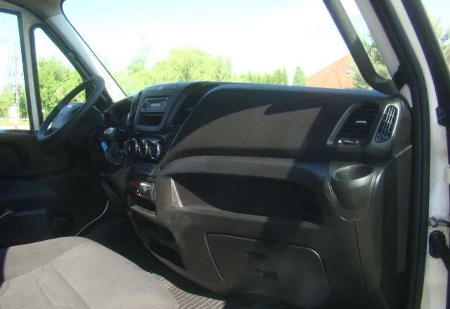 Dostawczy kontener Iveco DAILY 70 C 18 3.0TDI 5.45M WINDA 1000KG: zdjęcie 12 Dostawczy kontener Iveco DAILY 70 C 18 3.0TDI 5.45M WINDA 1000KG: zdjęcie 12