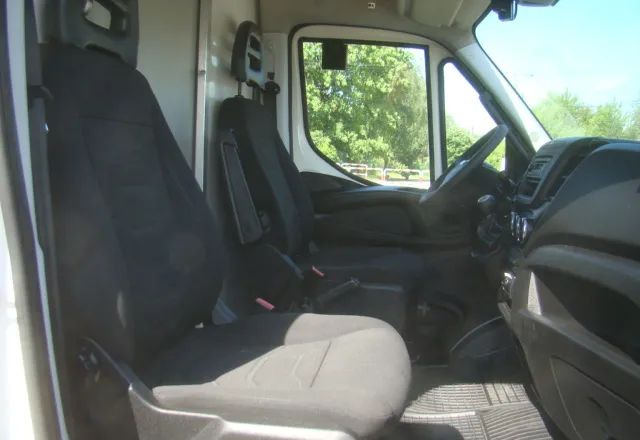 Dostawczy kontener Iveco DAILY 70 C 18 3.0TDI 5.45M WINDA 1000KG: zdjęcie 13 Dostawczy kontener Iveco DAILY 70 C 18 3.0TDI 5.45M WINDA 1000KG: zdjęcie 13