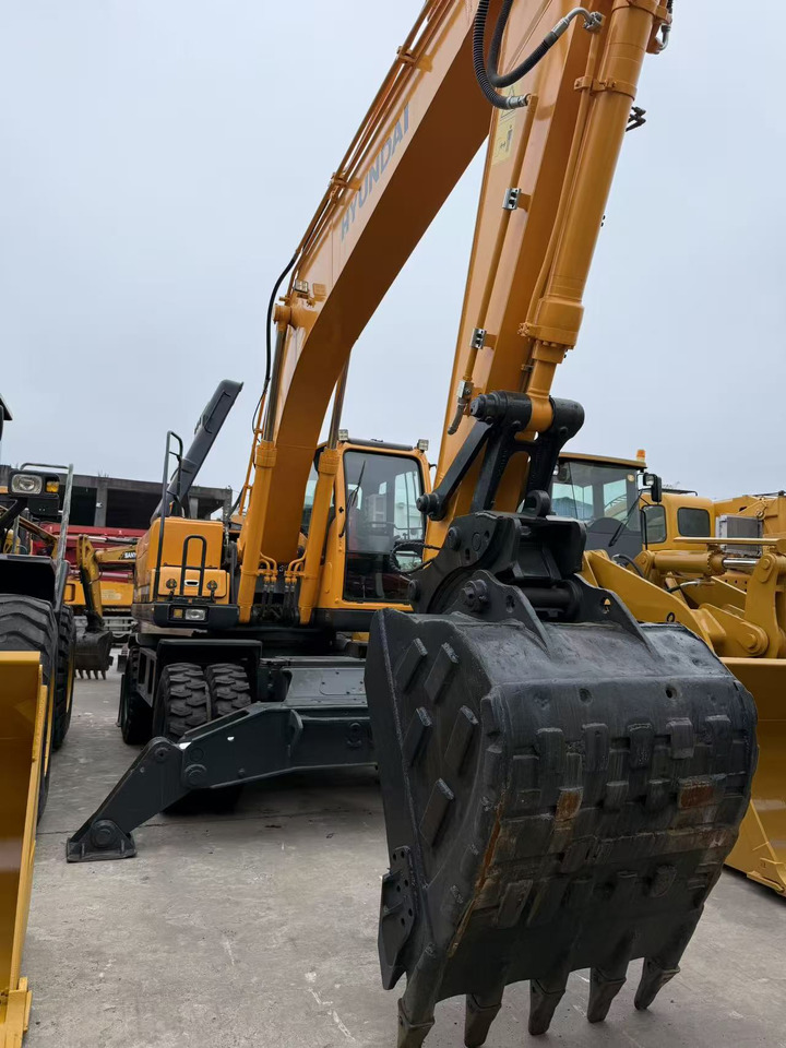 HYUNDAI R210W-9S - Koparka kołowa: zdjęcie 2 HYUNDAI R210W-9S - Koparka kołowa: zdjęcie 2