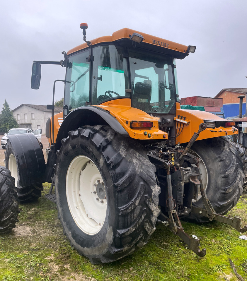 Renault 825 RZ - Ciągnik rolniczy: zdjęcie 4 Renault 825 RZ - Ciągnik rolniczy: zdjęcie 4