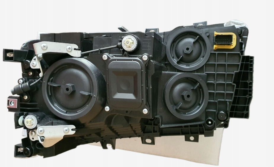 NOWY REFLEKTOR PRAWY SCANIA L,P,G,R,S - Reflektor do Samochodów ciężarowych: zdjęcie 3 NOWY REFLEKTOR PRAWY SCANIA L,P,G,R,S - Reflektor do Samochodów ciężarowych: zdjęcie 3