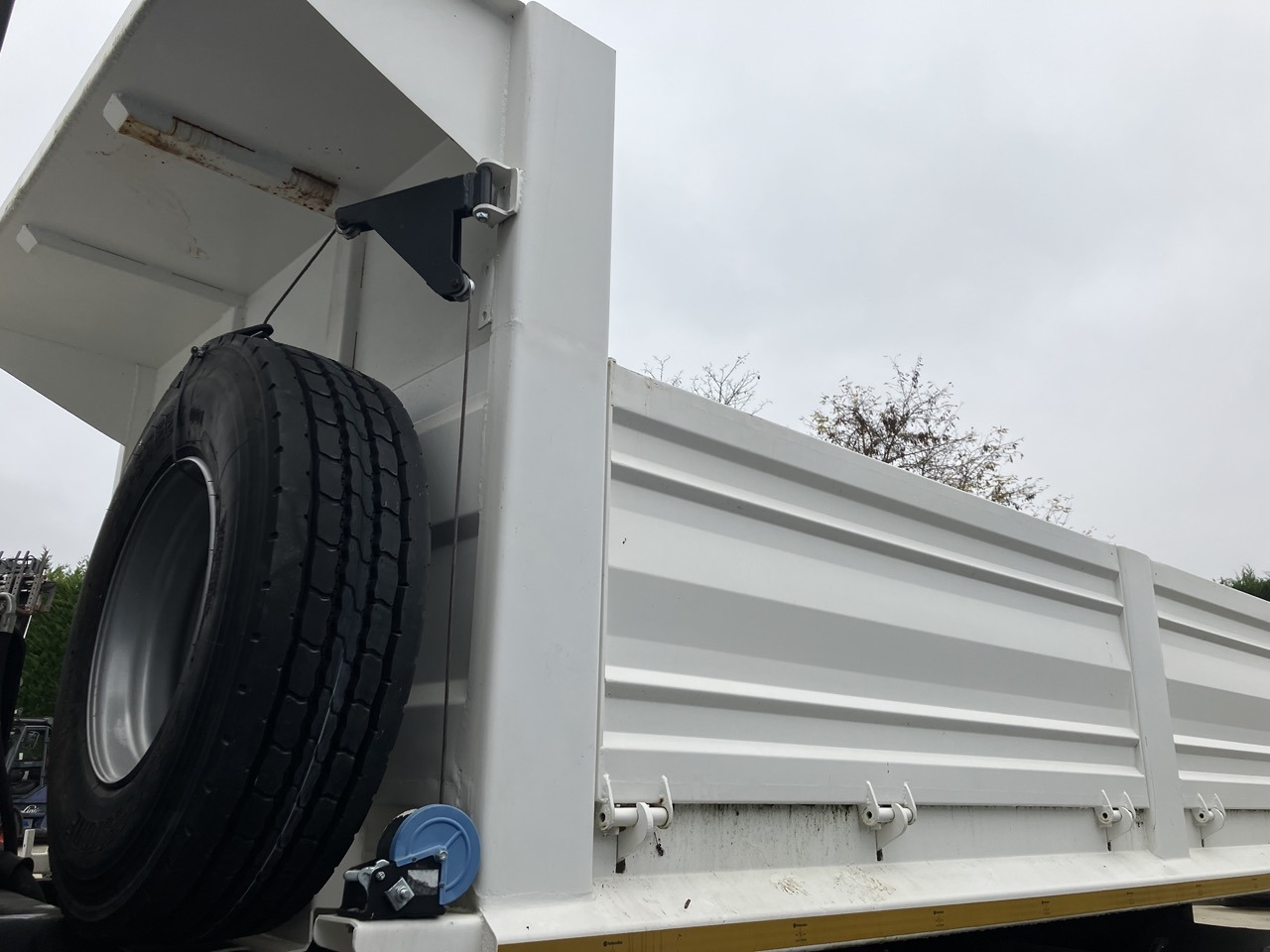 10m3 - Wymienne nadwozie do wywrotki: zdjęcie 4 10m3 - Wymienne nadwozie do wywrotki: zdjęcie 4