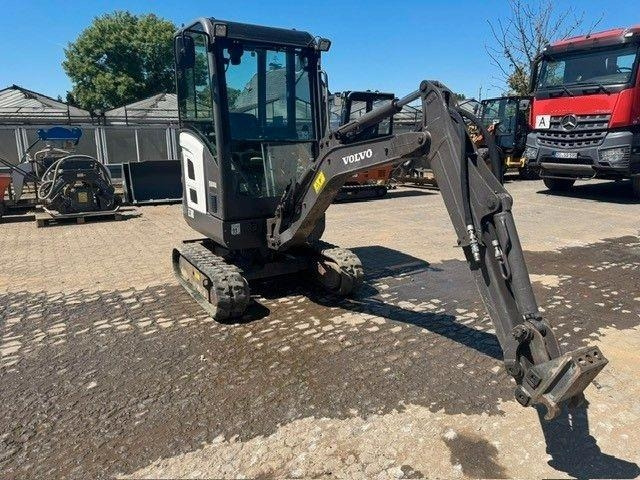 Volvo EC18D - Minikoparka: zdjęcie 1 Volvo EC18D - Minikoparka: zdjęcie 1